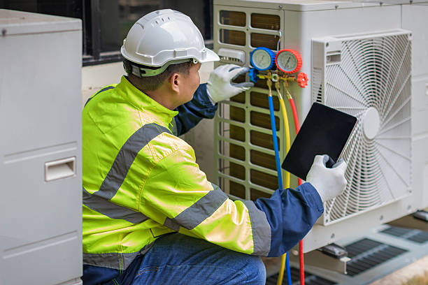 Professional Hvac technician working in Swampscott, MA